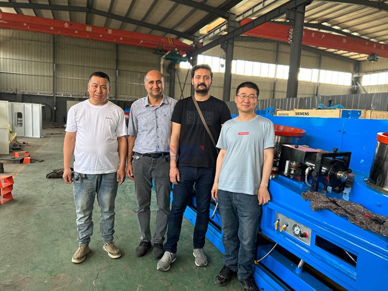 Düz hat tel çekme makinesi için İranlı müşteri ziyaretleri