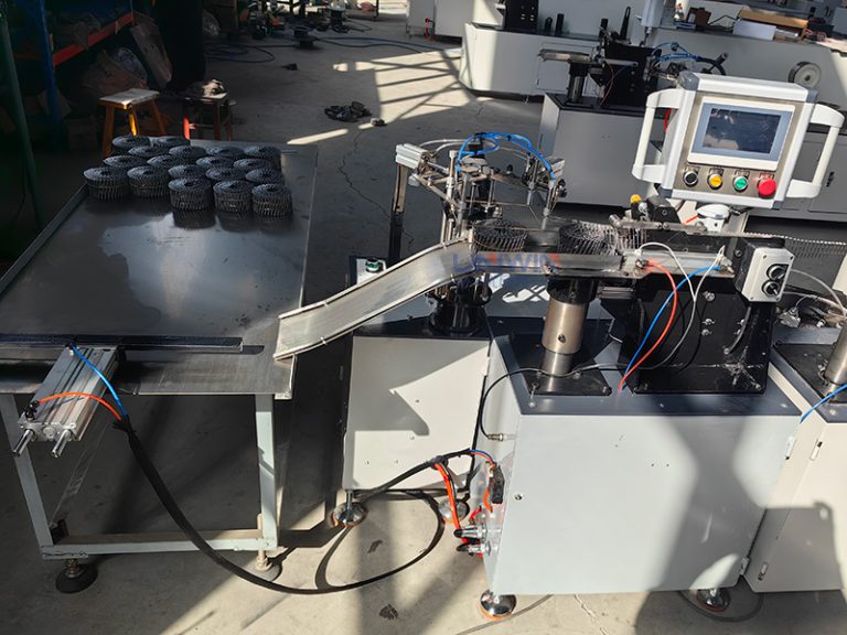 Bobin Çivi Makinesi için Otomatik Kauçuk Bantlama Sistemi