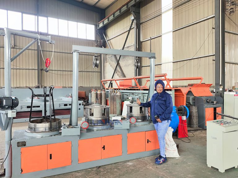 Nijerya müşterisinin tel çekme makinesi atölyesini ziyareti